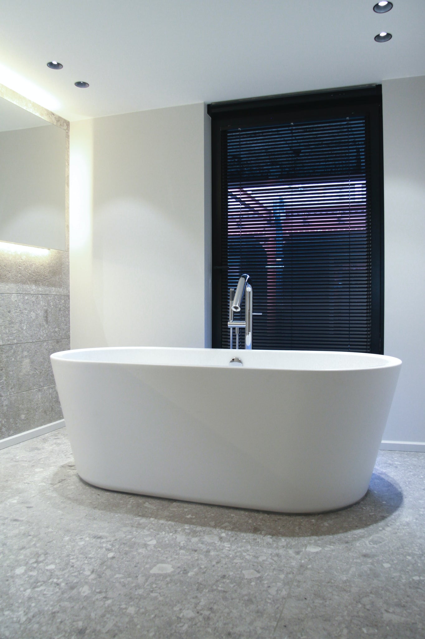Freestanding Oval Bathtub